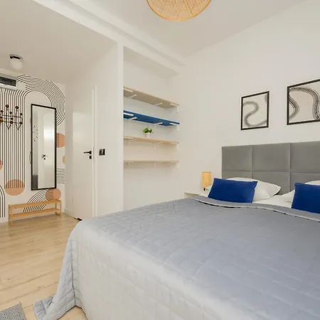 Lägenhet Chmielna Center By Renters