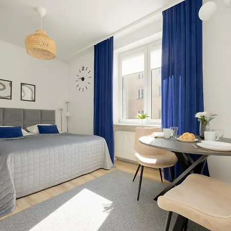 Lägenhet Chmielna Center By Renters